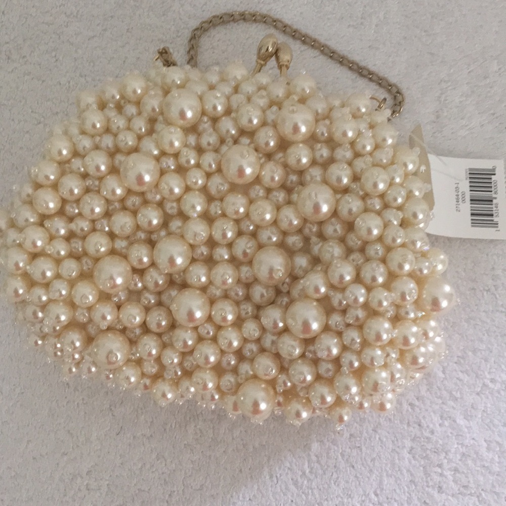 Pearl purse